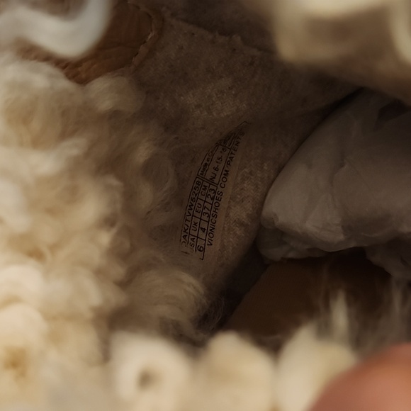 Vionic boots - Picture 6 of 10